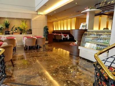 Khách sạn International 3*