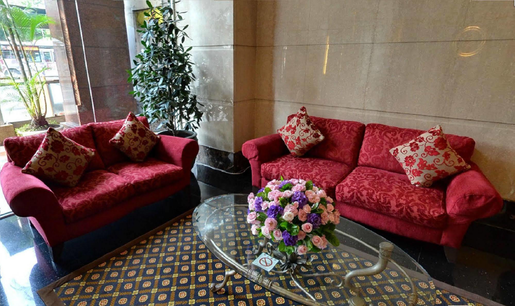 Khách sạn International 3*
