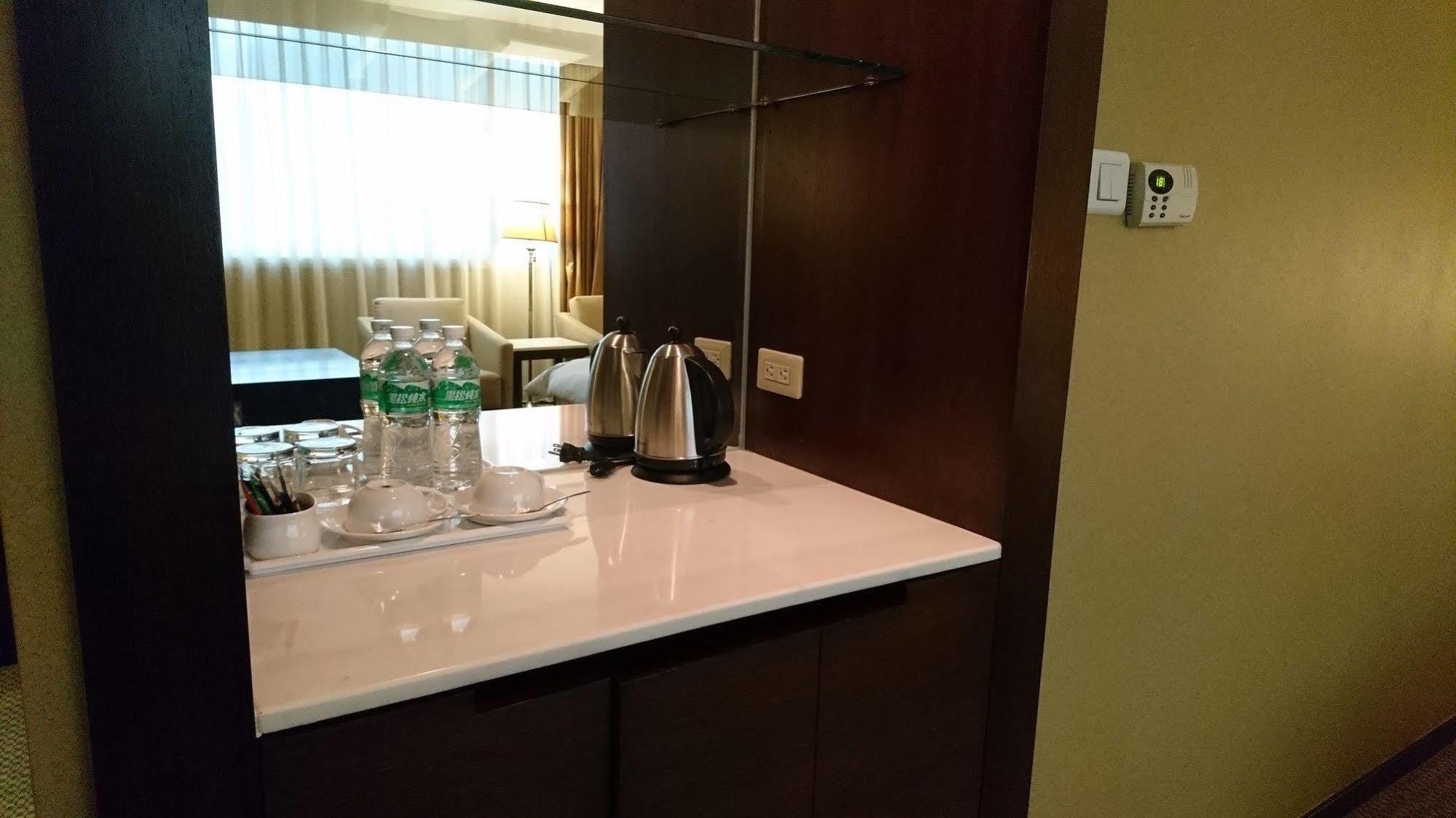 Khách sạn International 3*